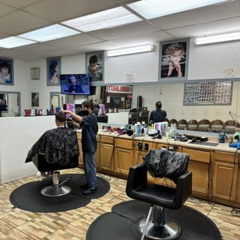 Le Barber Shop - Inside - Barbers Near Me - Phoenix, Arizona Le Barber Shop - Inside - Barbers Near Me - Phoenix, Arizona