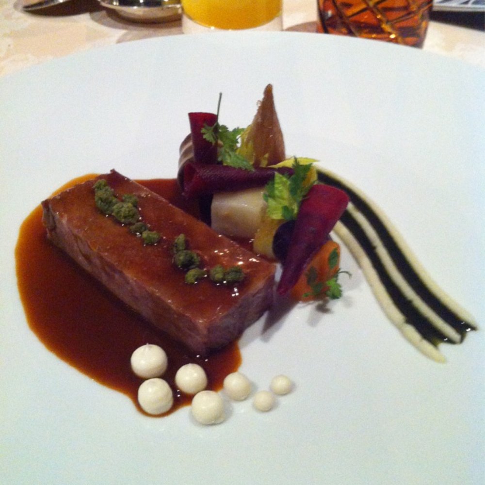 Lorenz Adlon Esszimmer - Nebraska beef, goulash sauce, shallots, beetroot, almond - Modern European Near Me - Berlin, BE