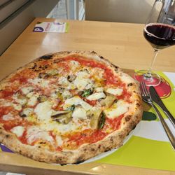 Pizzeria Salvo - Funghi Marinara. I think the waiter expected a white sauce with mushrooms.