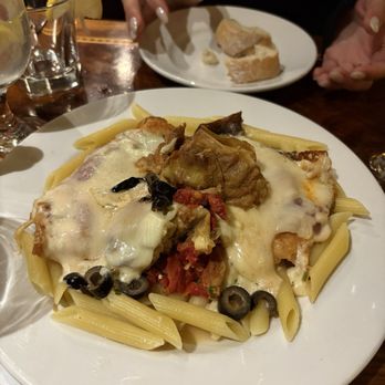 Lucia Ristorante - Pollo Focaccia - Italian Near Me - Boston, Massachusetts Lucia Ristorante - Pollo Focaccia - Italian Near Me - Boston, Massachusetts