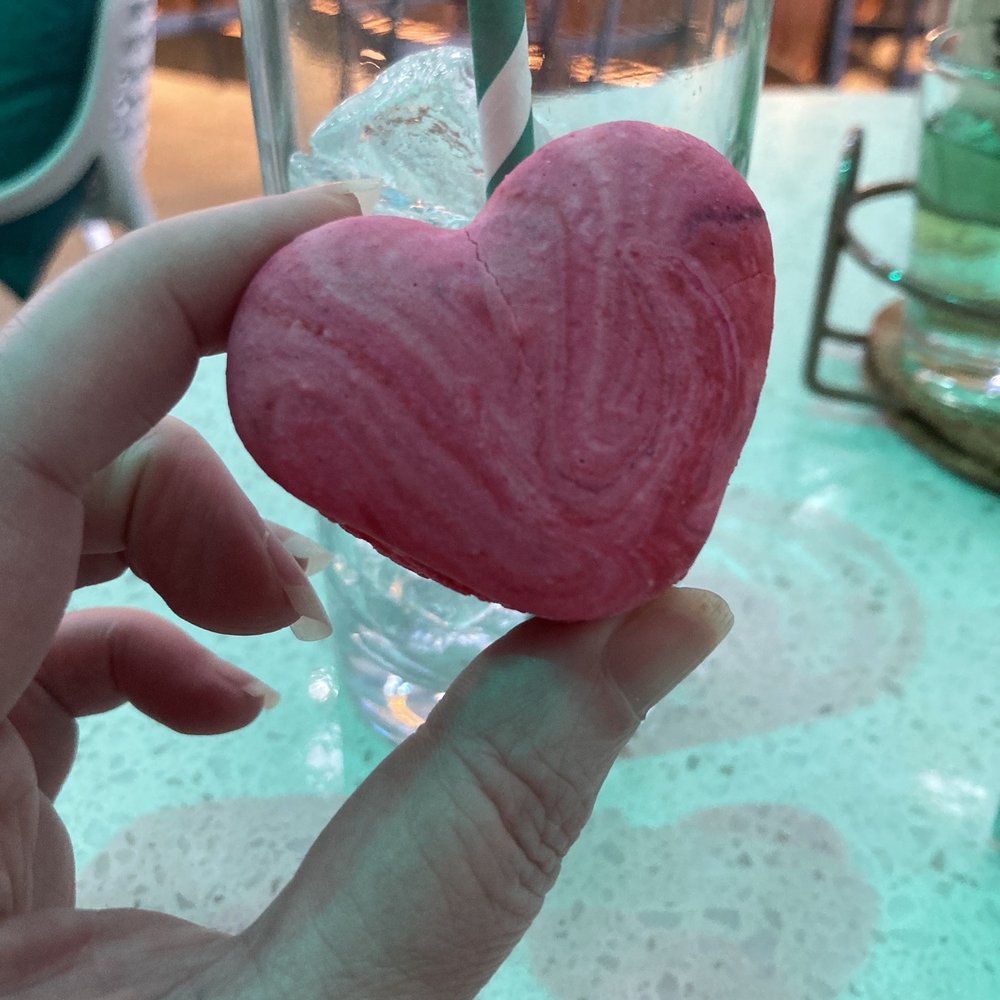 Maddie About Cake - Champagne heart - Desserts Near Me - Louisville, Kentucky Maddie About Cake - Champagne heart - Desserts Near Me - Louisville, Kentucky