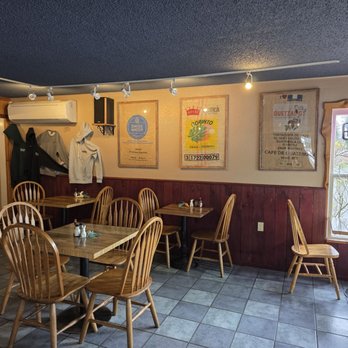 Rosie's Mountain Coffee House - Bakeries Near Me - Mill City, Oregon