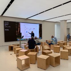 Apple The Fashion Mall at Keystone - Class is in session
