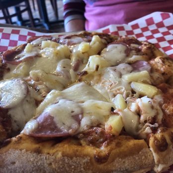 Giorgio's Pizzeria - Pineapple & Ham pizza - Pizza Near Me - Shawnee, Oklahoma