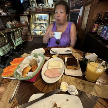 LF Café & Bistrô - Look at the spread of this food of Brad Bassett ham and cheese, papaya, cake, and orange juice and coffee - Cafes Near Me - Rio de Janeiro, RJ LF Café & Bistrô - Look at the spread of this food of Brad Bassett ham and cheese, papaya, cake, and orange juice and coffee - Cafes Near Me - Rio de Janeiro, RJ