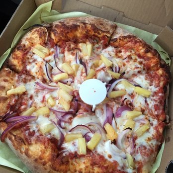 Papa Pizza Pie - Small thick crust cheese pizza with pineapple + red onion - Pizza Near Me - Glendora, California Papa Pizza Pie - Small thick crust cheese pizza with pineapple + red onion - Pizza Near Me - Glendora, California