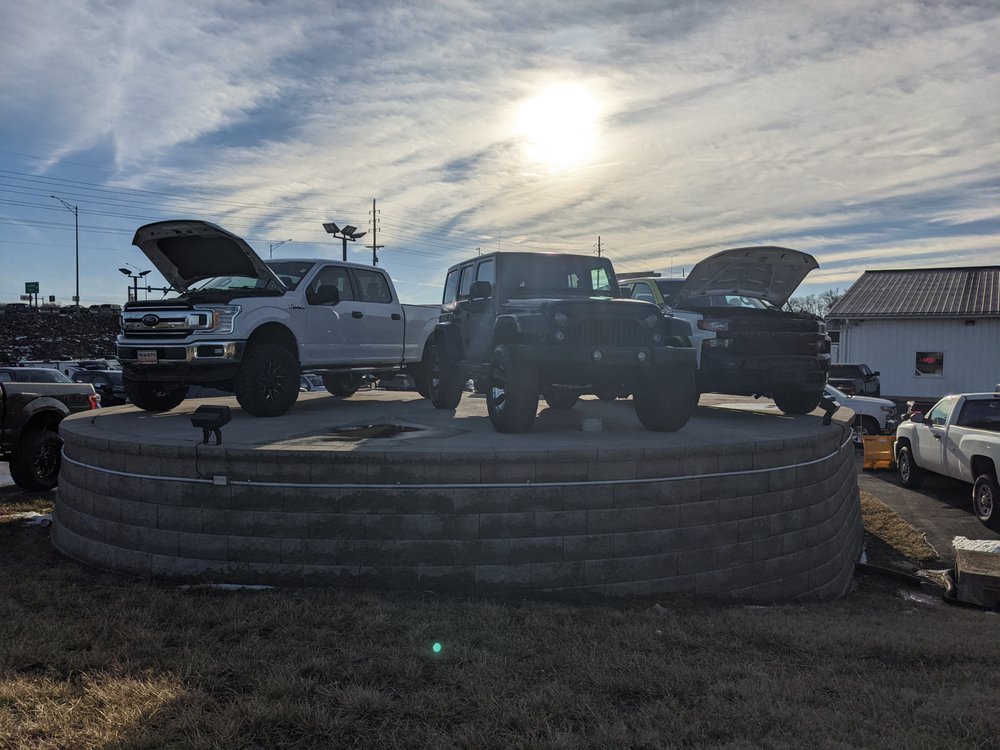 TRAVERS AUTOMOTIVE & RV Updated September 2024 12542 Veterans