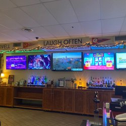 Maggie’s Bar & Restaurant - Bar