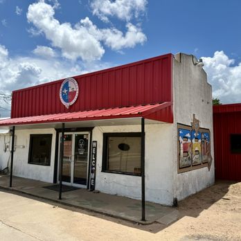 LJ's BBQ - Barbeque Near Me - Brenham, Texas