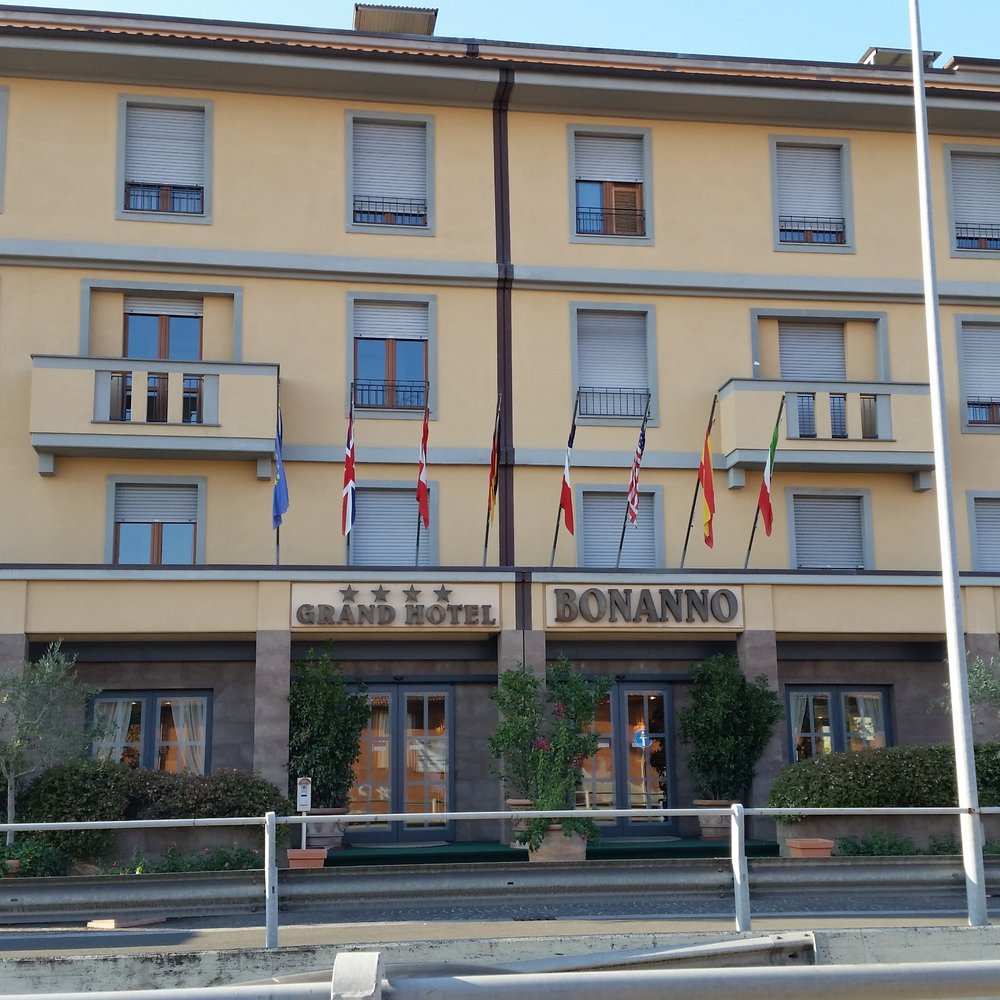 Italian air force general biography, image size:1000x1000