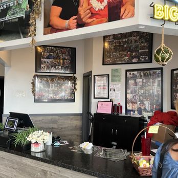 Beastside Kitchen - Front hostess counter upon entering restaurant. - Seafood Near Me - Honolulu, Hawaii
