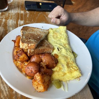 Famous Toastery - Garden omlette - Breakfast & Brunch Near Me - Concord, North Carolina