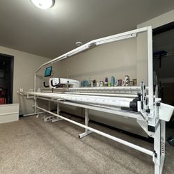 A Stitch In Time - Hands Quilter Amara 20, 12' Studio 3 long arm