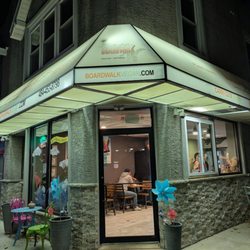 Boardwalk Vegan - Storefront. So cute.