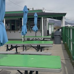 Lots of ample outdoor eating area.