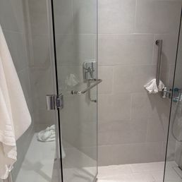 Nice bench to sit on in the shower Nice bench to sit on in the shower