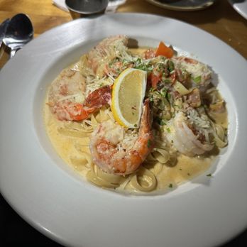Buzz's - Shrimp with pasta - Steakhouses Near Me - Kailua, Hawaii Buzz's - Shrimp with pasta - Steakhouses Near Me - Kailua, Hawaii