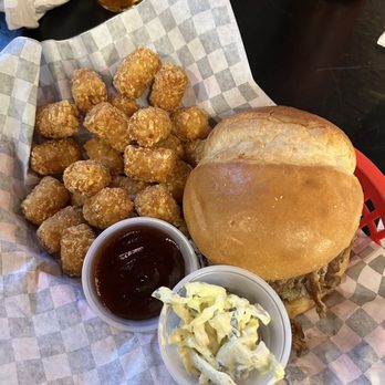 Brew Republic Bierworks - Pulled pork sandwich - Breweries Near Me - Woodbridge, Virginia