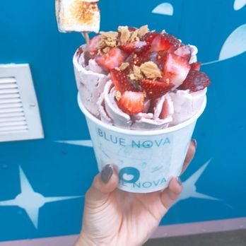 Blue Nova - Strawberry honey crumble - Food Trucks Near Me - Los Angeles, California
