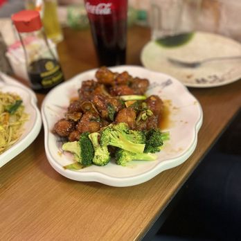 Ming's Dynasty - Orange Chicken - Chinese Near Me - Glendale, Colorado
