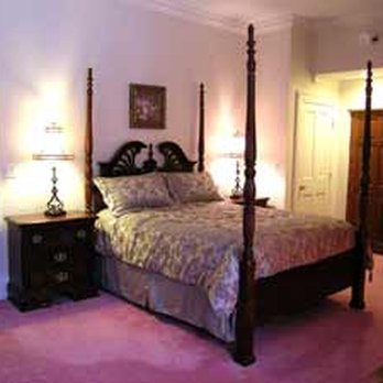 Chiltern Inn - Garden Room with fireplace and double marble shower. - Hotels Near Me - Bar Harbor, Maine Chiltern Inn - Garden Room with fireplace and double marble shower. - Hotels Near Me - Bar Harbor, Maine