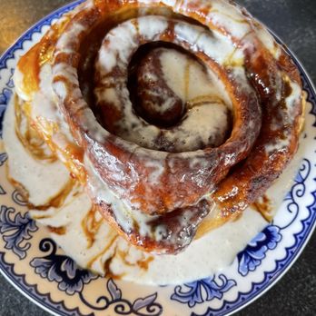 The Living Room - Cinnamon roll - New American Near Me - Wesley Chapel, Florida