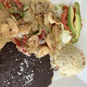 Lily's Cafe - Camarones en Crema - Latin American Near Me - Plano, Texas
