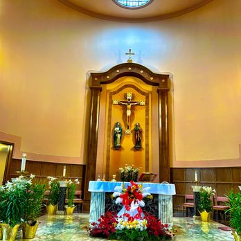St Robert Bellarmine Catholic Church - The sanctuary has a dignity that immediately settles the mind and lifts the heart. - Churches Near Me - Queens, New York St Robert Bellarmine Catholic Church - The sanctuary has a dignity that immediately settles the mind and lifts the heart. - Churches Near Me - Queens, New York