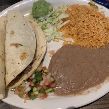 Alamo Cafe - Fajita Plate. The beans were spread so thinly on plate that it made it look like a big portion. Wish I had more lettuce and pico. - Tex-Mex Near Me - San Antonio, Texas Alamo Cafe - Fajita Plate. The beans were spread so thinly on plate that it made it look like a big portion. Wish I had more lettuce and pico. - Tex-Mex Near Me - San Antonio, Texas