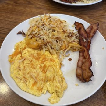 Sunny Street Cafe - Our Famous Hearty Breakfast - Breakfast & Brunch Near Me - Columbus, Ohio Sunny Street Cafe - Our Famous Hearty Breakfast - Breakfast & Brunch Near Me - Columbus, Ohio