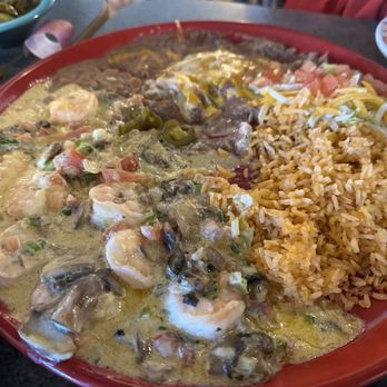 Fiesta En Jalisco - Shrimp and mushroom plate - Mexican Near Me - Dayton, Washington