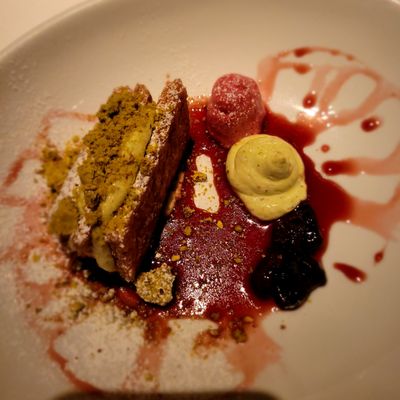 Nicola's by null