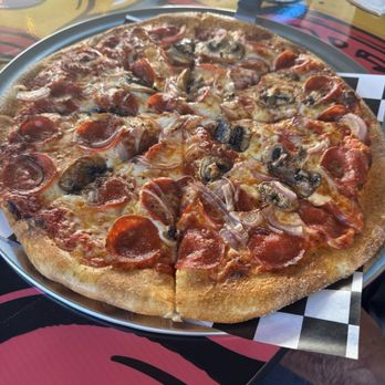 Victor's Pizza - Thin crust, pepperoni, onion, mushrooms - Pizza Near Me - Murray, Utah Victor's Pizza - Thin crust, pepperoni, onion, mushrooms - Pizza Near Me - Murray, Utah