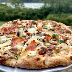 Woodstock Trading Post - One of many awesome pizzas sold from the menu.