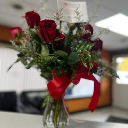 Petals & Stems Floral - The "perfect dozen"