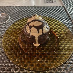Cristina Bistró - Dessert - choc.  falling down cake with ice cream