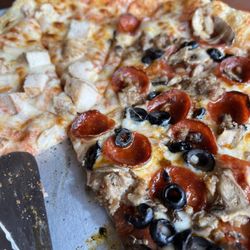 Opa’s Pizzeria - 1/2 & 1/2 - chicken, pepperoni, sausage, mushrooms and black olives