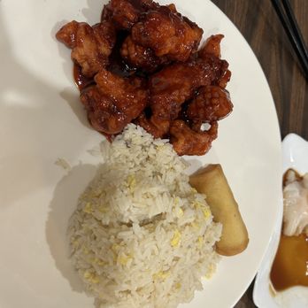 Best Dim Sum - Orange chicken lunch plate - Dim Sum Near Me - Granite Bay, California Best Dim Sum - Orange chicken lunch plate - Dim Sum Near Me - Granite Bay, California