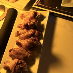 Lionz Den Restaurant & Bar - Wings
