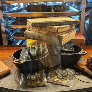 Gideon's Bakehouse - me drooling over the display window - Bakeries Near Me - Orlando, Florida