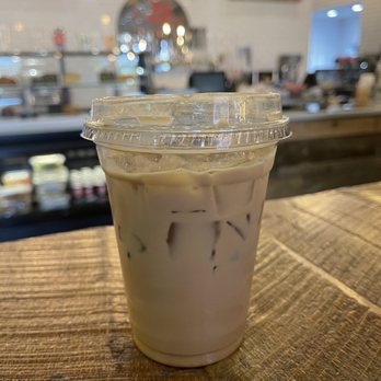 Foxtail Coffee - Iced cafe con leche with oat milk - Coffee & Tea Near Me - Winter Park, Florida