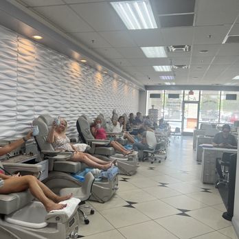 Better Nails & Spa - Busy day at Better Nails - Nail Salons Near Me - Rancho Mirage, California Better Nails & Spa - Busy day at Better Nails - Nail Salons Near Me - Rancho Mirage, California