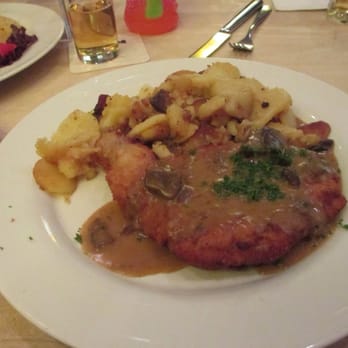 Gaffel am Dom - Jägerschnitzel - Breweries Near Me - Cologne, NW