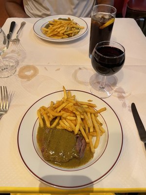 Le Relais de l'Entrecôte by null