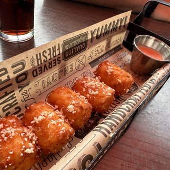 Eight Thirty Common - Cheesy tots - Gastropubs Near Me - Meridian, Idaho Eight Thirty Common - Cheesy tots - Gastropubs Near Me - Meridian, Idaho