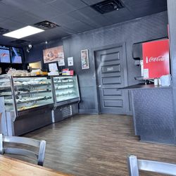 La Creación Bakery 2 - Brandon