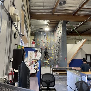 Hangar 18 - Long Beach - Climbing Near Me - Signal Hill, California Hangar 18 - Long Beach - Climbing Near Me - Signal Hill, California