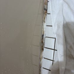 La Quinta by Wyndham Harrisburg Airport Hershey - All the mold at the bottom of the shower