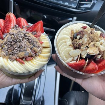 Island Bodega - Açaí bowl with blue chia - Acai Bowls Near Me - Cerritos, California