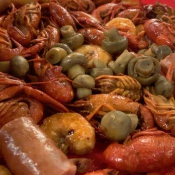 Crawfish Hut - Crawfish and shrimp with mushrooms and sausage. - Cajun/Creole Near Me - La Porte, Texas